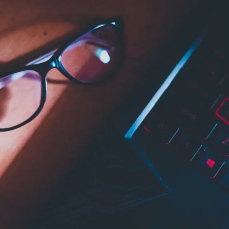Kacamata untuk Pengguna Laptop Sepanjang Hari