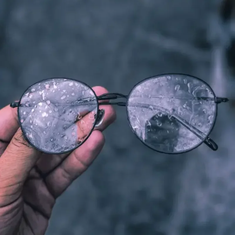Optik Online vs Offline — Kelebihan & Kekurangannya