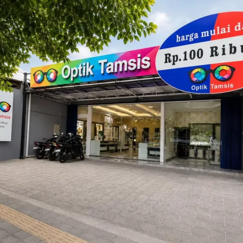 Kenapa Beli Kacamata di Optik Profesional vs Marketplace?
